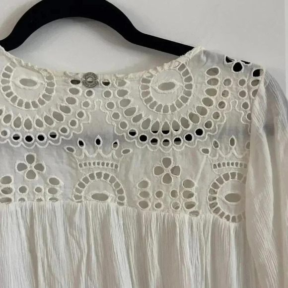 765 OndaDeMar White Eyelet Tunic Blouse Size Medium - Picture 7 of 7
